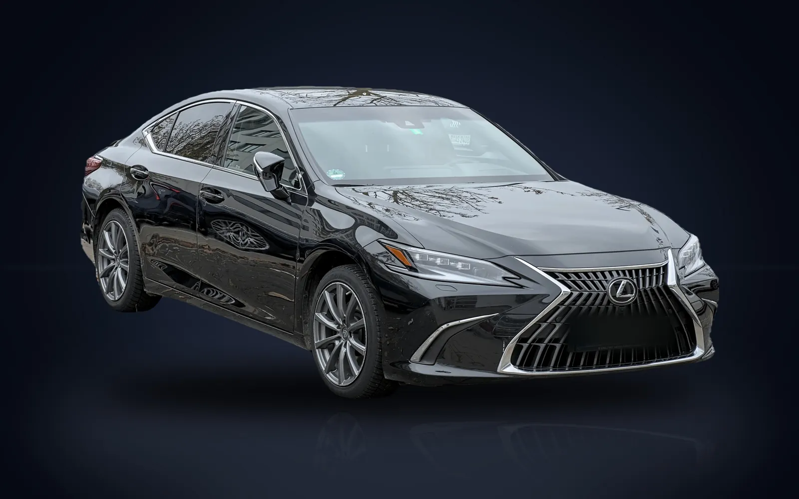 Black Lexus ES executive saloon